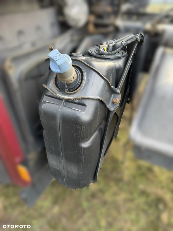 Zbiornik AdBlue OEM MERCEDES