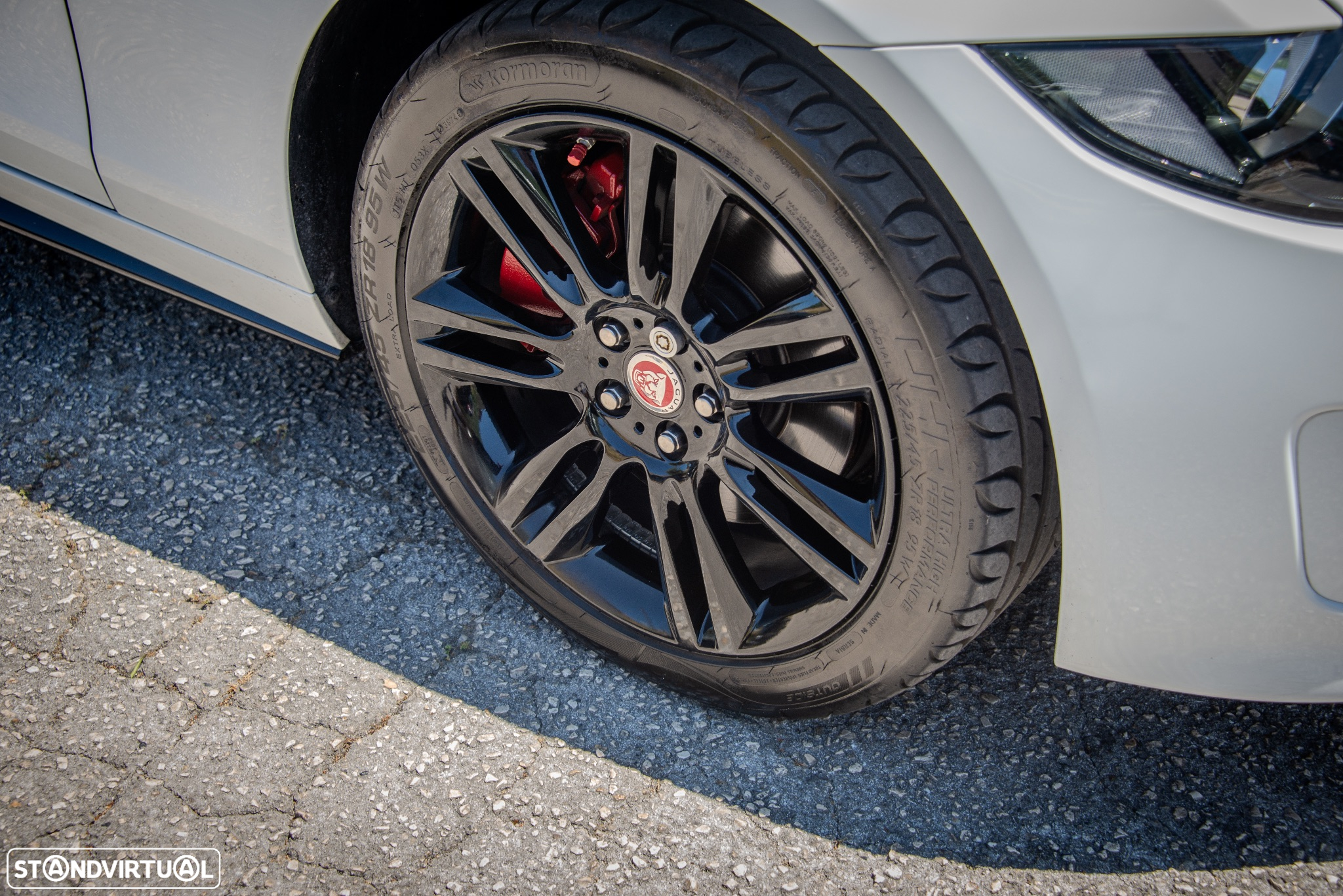Jaguar XE 2.0 D R-Sport AWD Aut. - 18