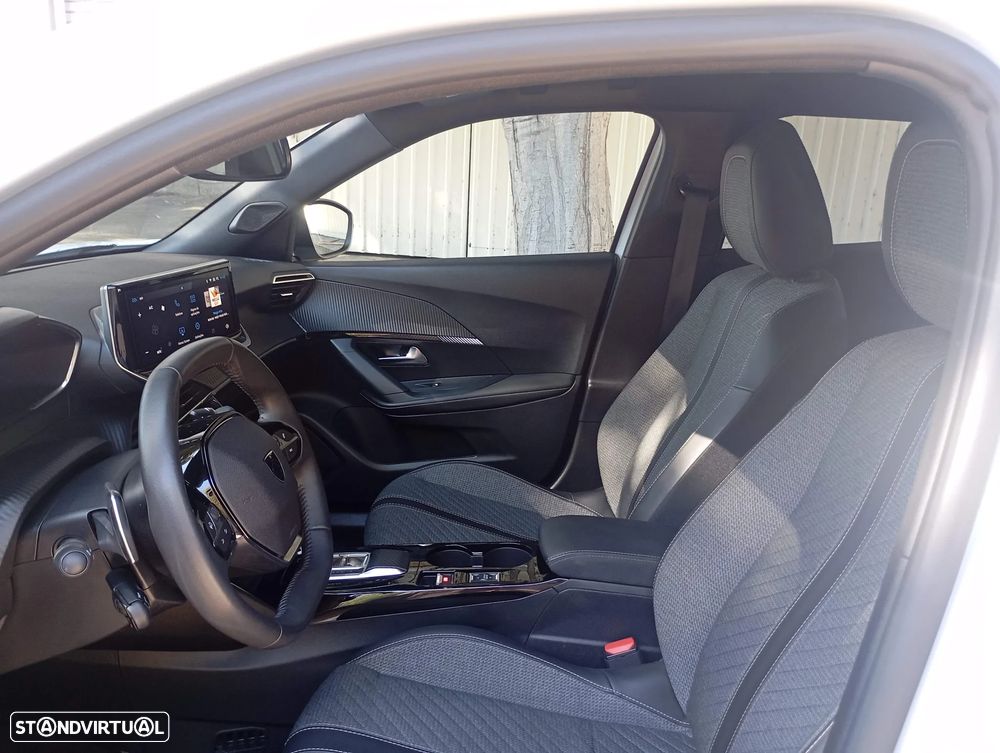 Peugeot 2008 1.2 Hybrid Allure e-DCS6 - 12