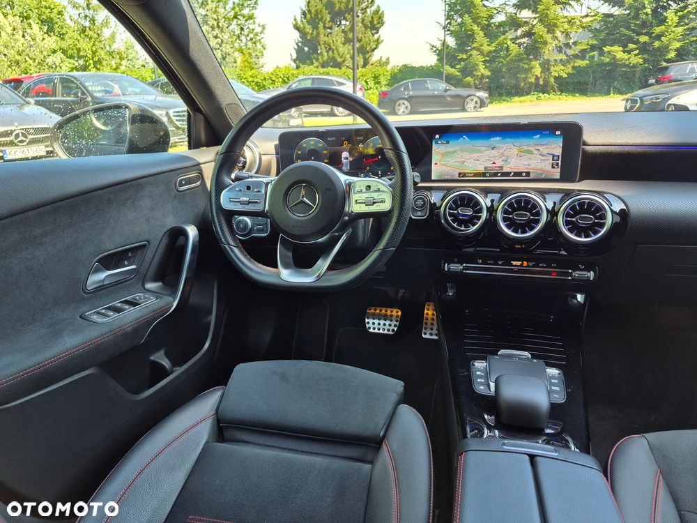 Mercedes-Benz Klasa A 180 AMG Line 7G-DCT - 24