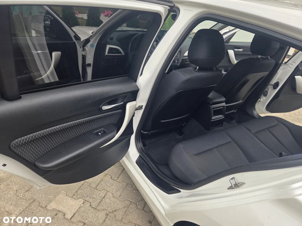 BMW Seria 1 116d DPF Edition Sport - 26