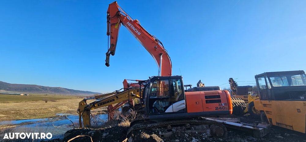 Hitachi ZX 240 NLC Excavator pe senile - 1