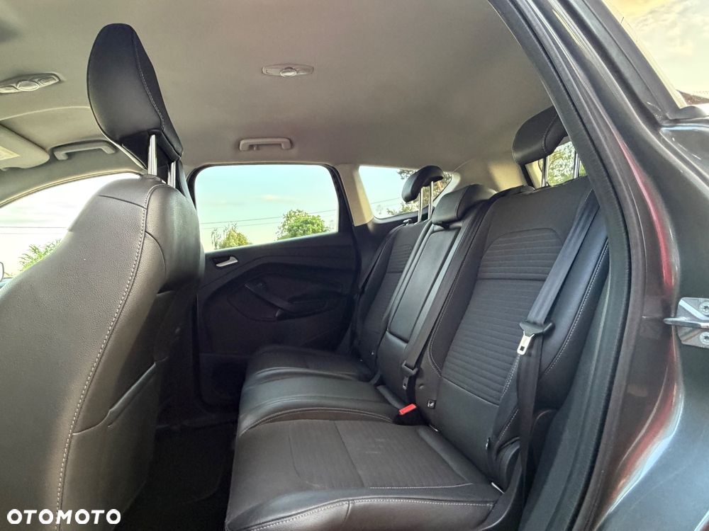 Ford Kuga 2.0 TDCi 2x4 Titanium - 18