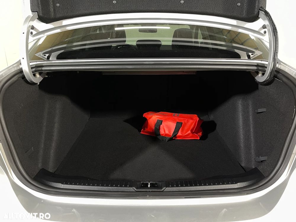 Ford Focus 1.0 EcoBoost Titanium - 13