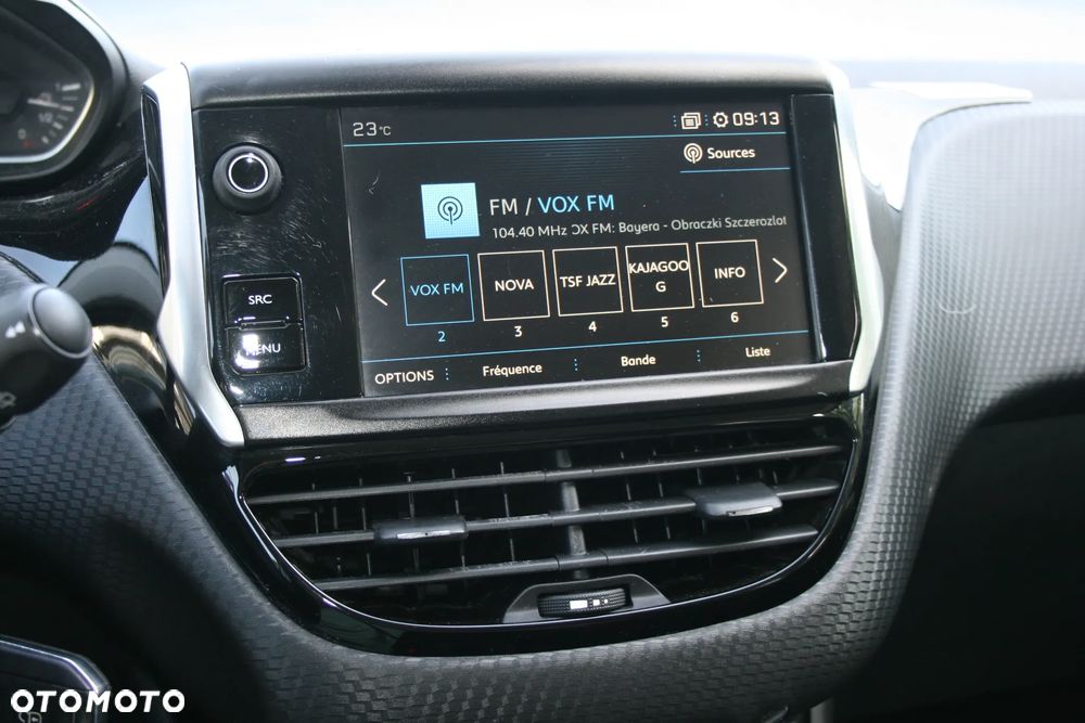 Peugeot 2008 1.2 Pure Tech Allure S&S - 13