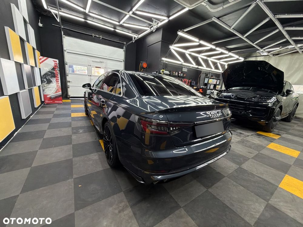Audi A4 Limousine - 11