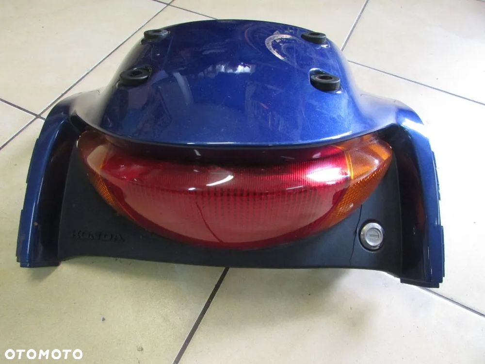 HONDA NTV 650 Deauville lampa tył - 1