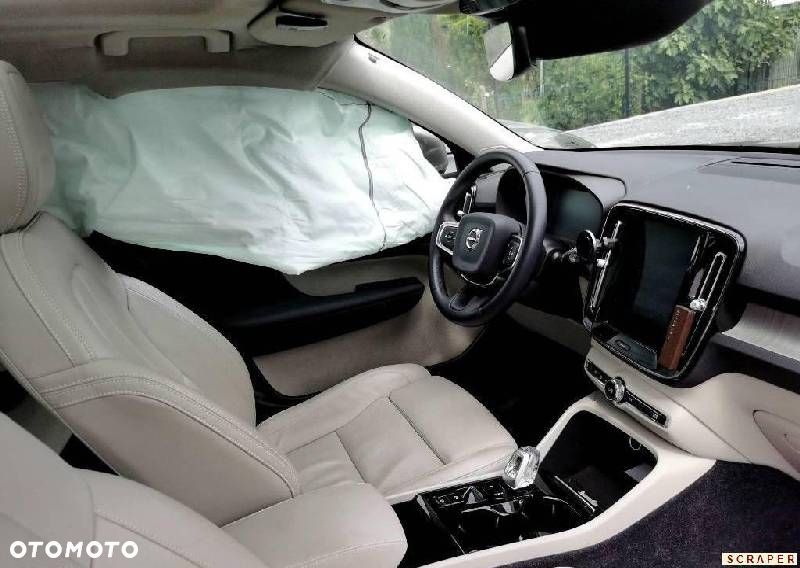 Volvo XC 40 T3 R-Design - 2