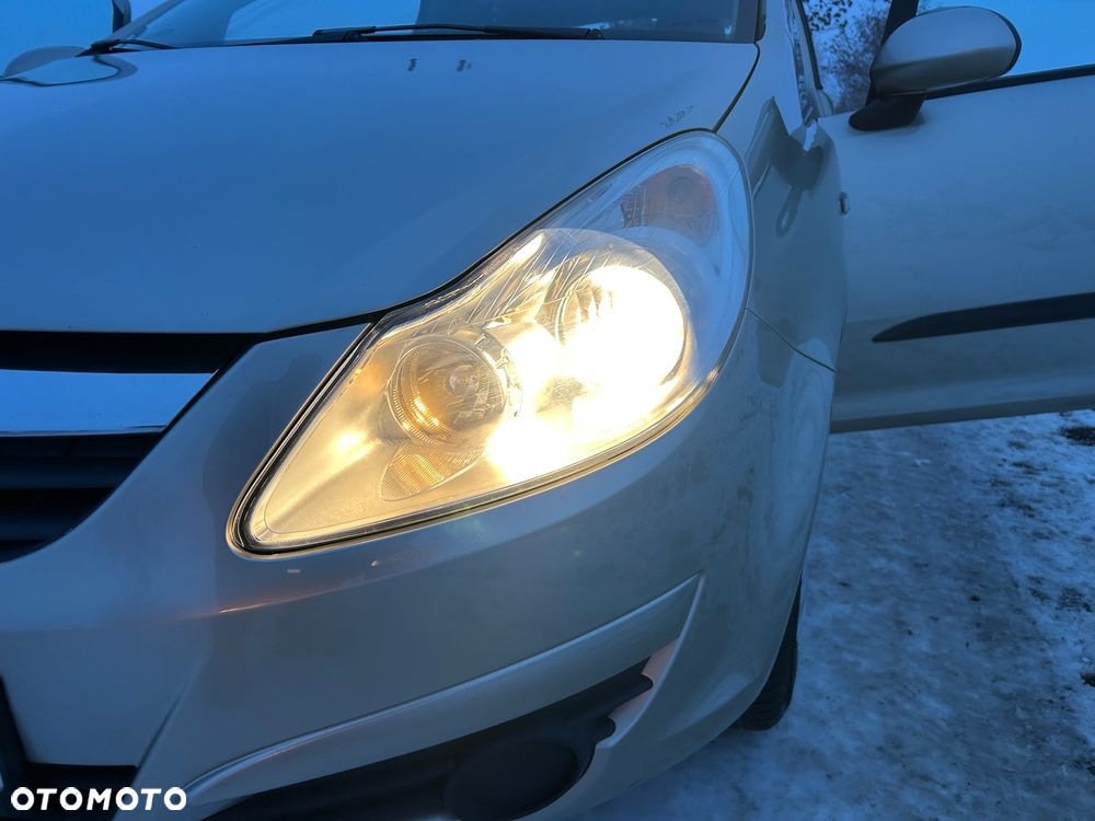 Opel Corsa 1.2 16V Cosmo - 20