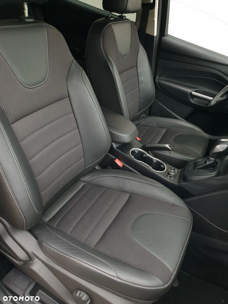 Ford Kuga 2.0 TDCi 4x4 Titanium - 33