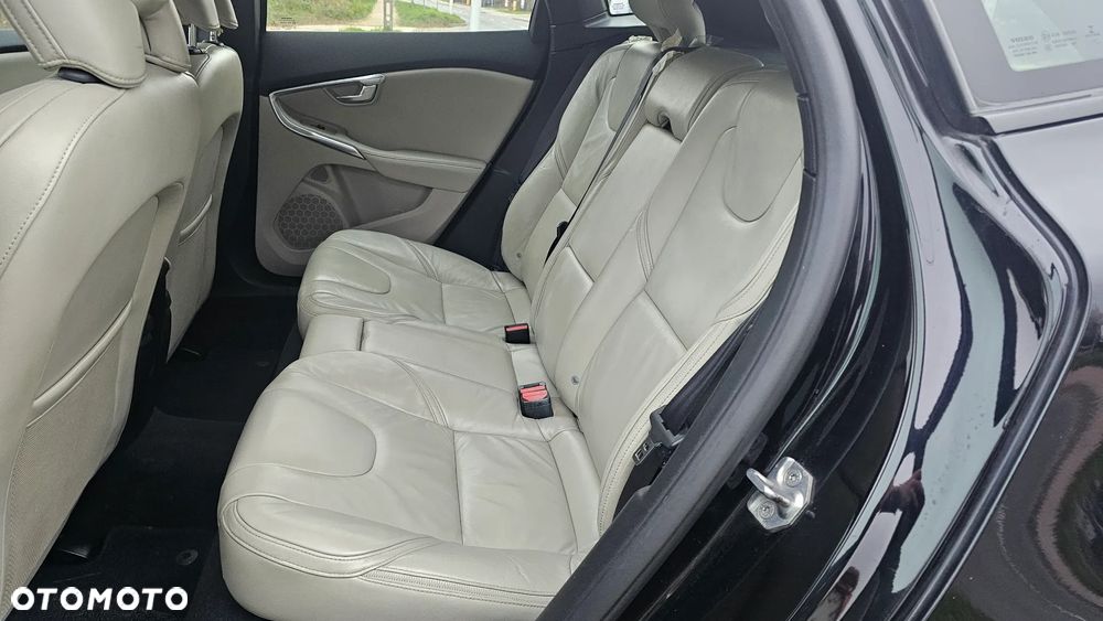 Volvo V40 D2 Momentum - 6