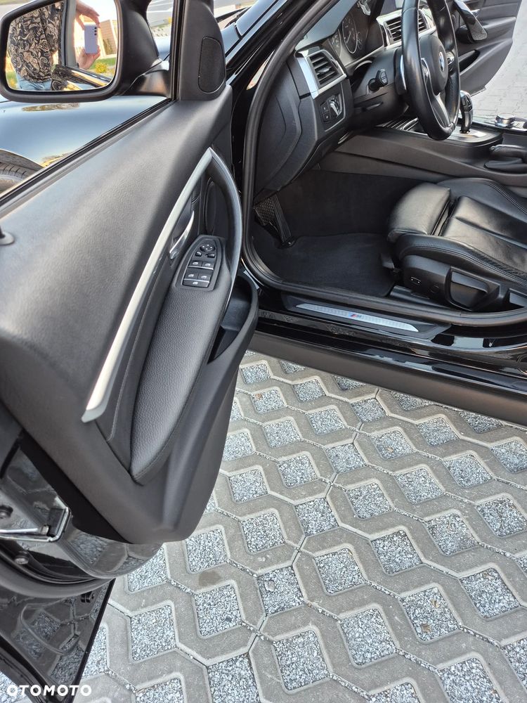 BMW Seria 3 330d Edition M Sport Shadow - 25