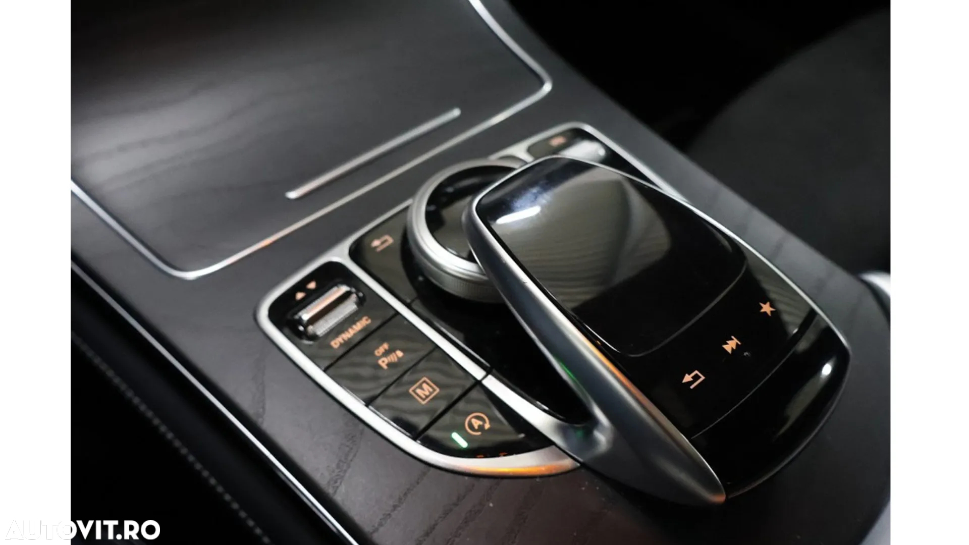 Mercedes-Benz GLC Coupe 250 4Matic 9G-TRONIC AMG Line - 35