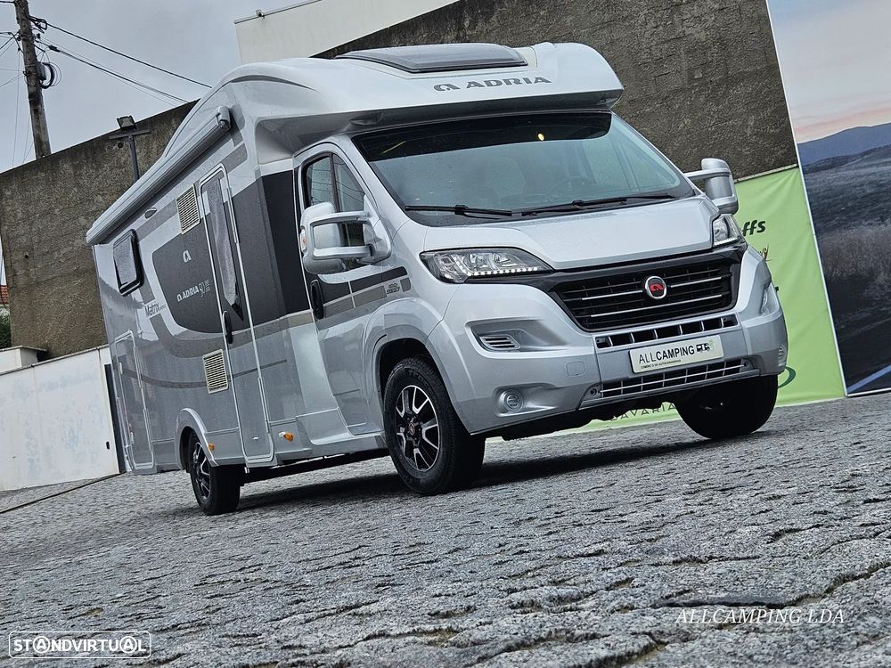 Adria Matrix M670SBC 50 YEARS 5 LUGARES DE LIVRETE CAMA CENTRAL + BASCULANTE - 12