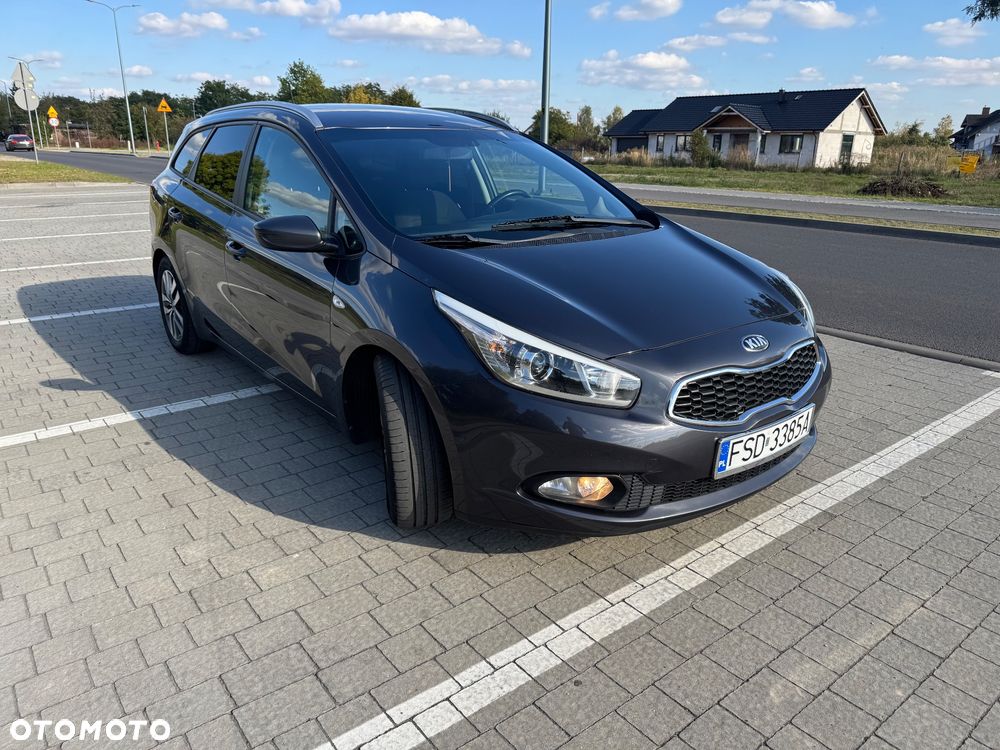 Kia Ceed 1.6 CRDi 128 Dream-Team Edition - 8