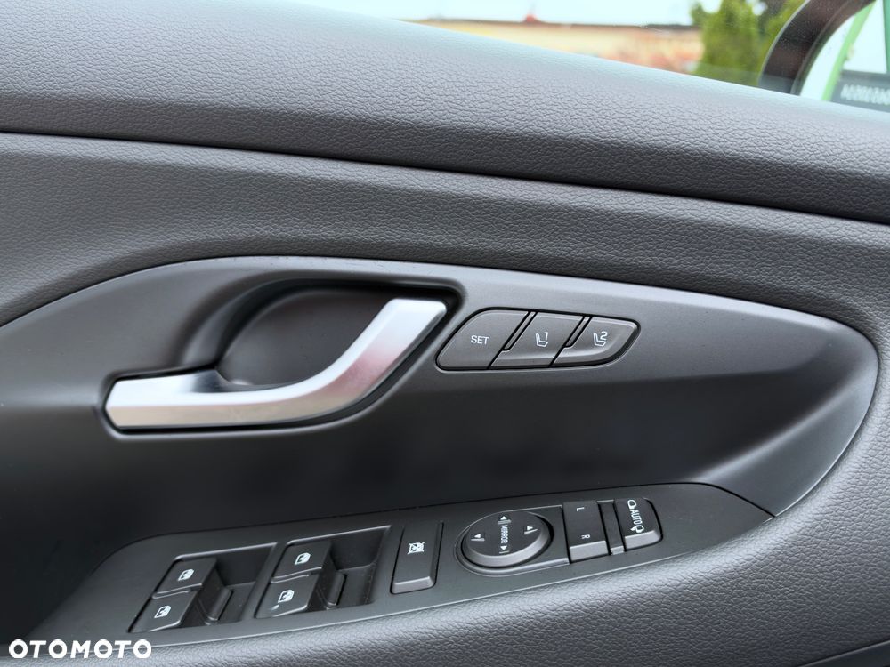 Hyundai i30 1.5 T-GDI 48V-Hybrid DCT N-Line - 22