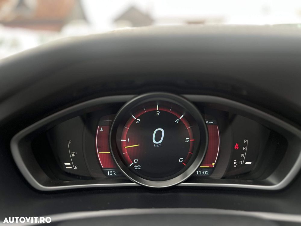 Volvo V40 D4 Geartronic Momentum - 12