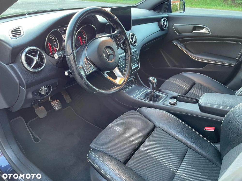 Mercedes-Benz CLA 180 - 10