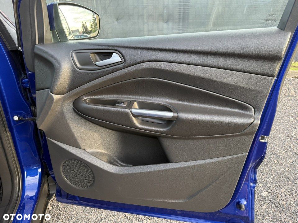 Ford Kuga 1.5 EcoBoost 2x4 Titanium - 30