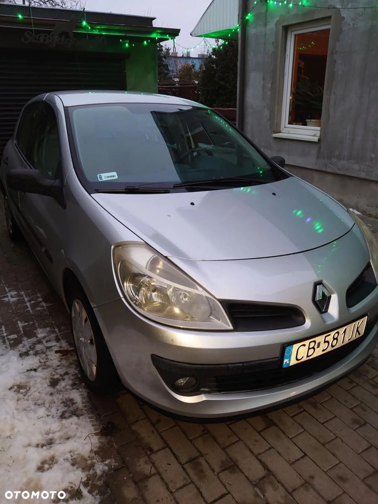 Renault Clio 1.2 16V 75 Collection - 8