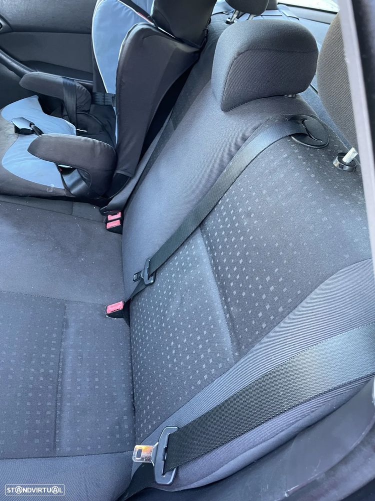Ford Focus 1.8 TDdi Comfort - 7