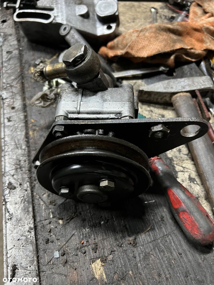Pompa wspomagania Mercedes mb100 - 2