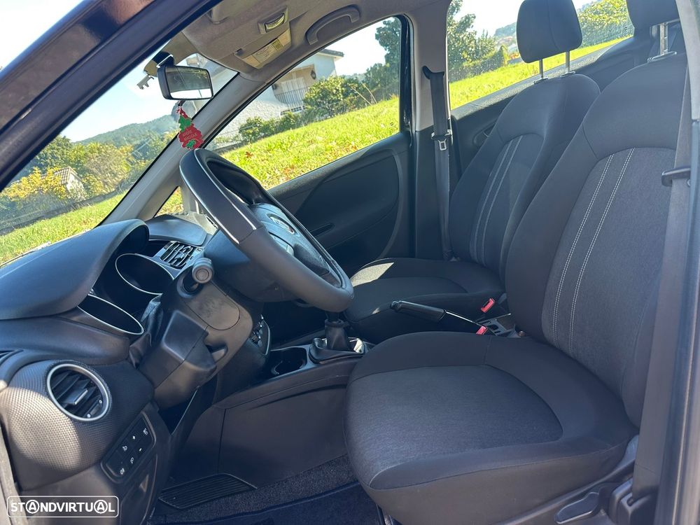 Fiat Punto 1.3 M-Jet Lounge S&S - 9