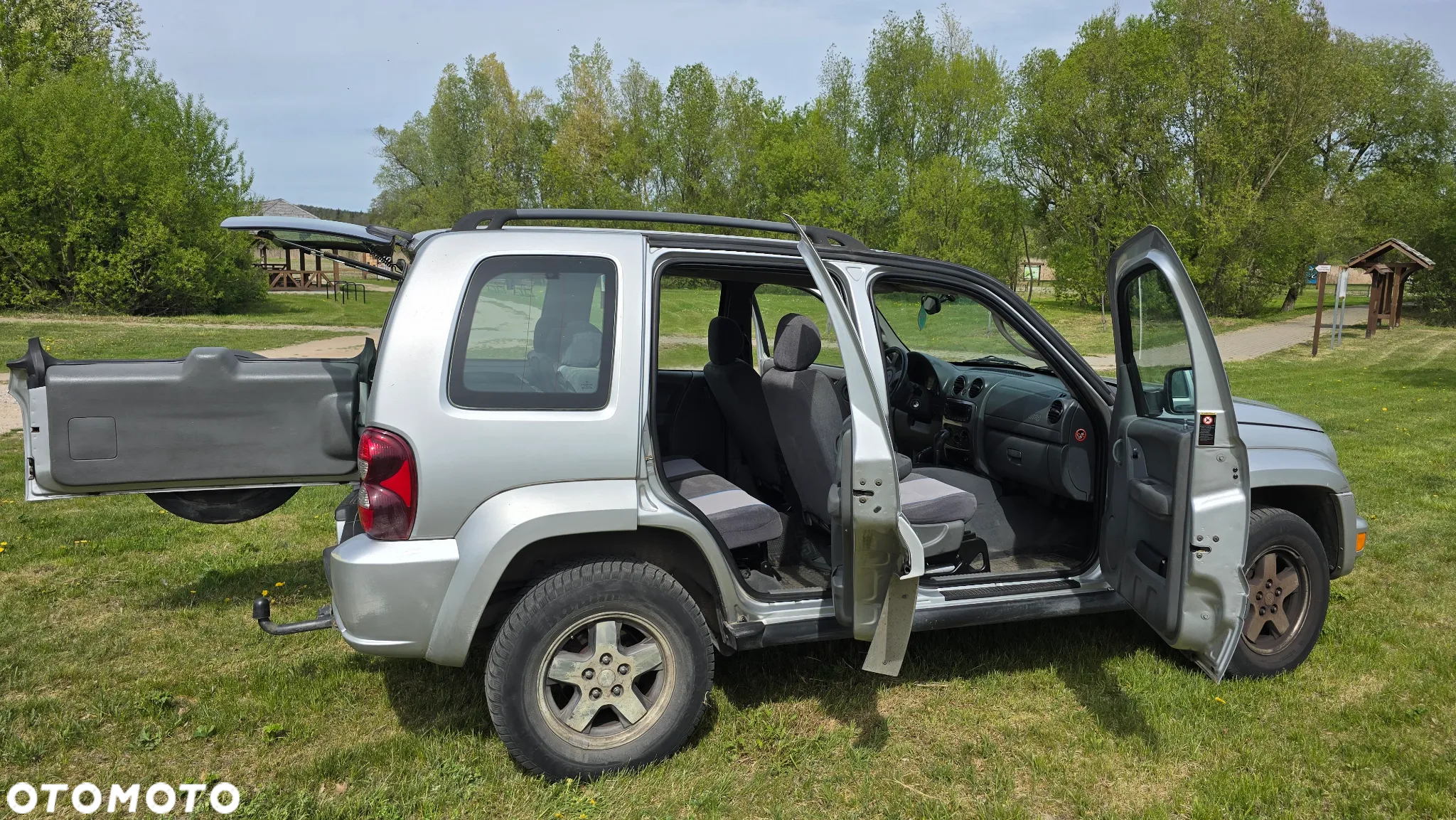 Jeep Cherokee 2.8 CRD Sport - 12