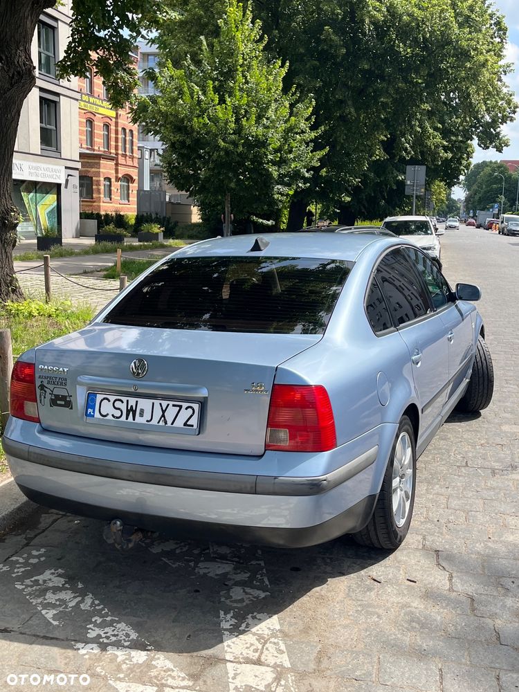 Volkswagen Passat 1.8 - 10