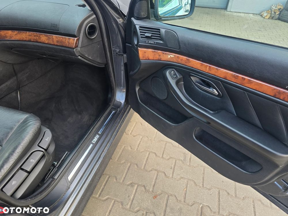 BMW Seria 5 520i - 15
