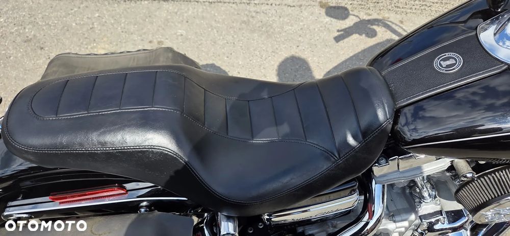 Harley-Davidson Dyna Super Glide - 34