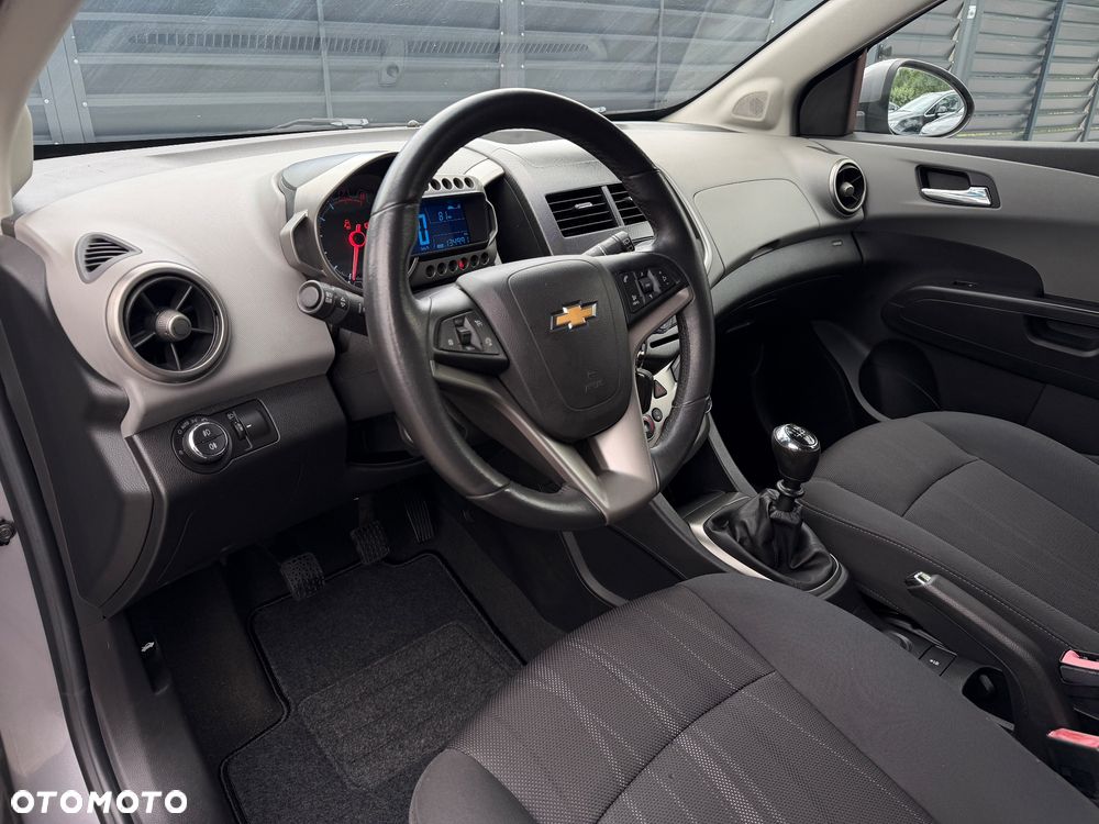 Chevrolet Aveo 1.6 LTZ - 12