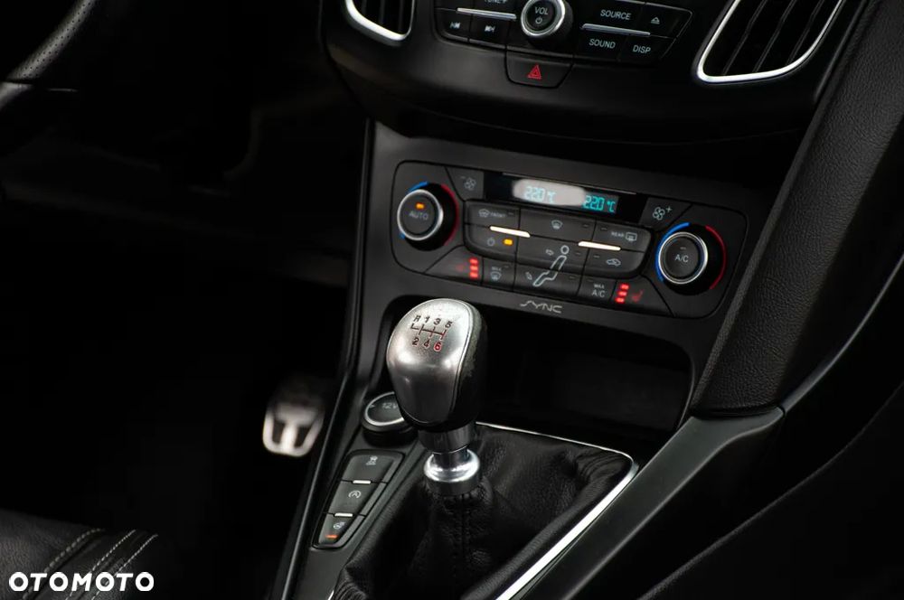 Ford Focus 2.0 TDCi ST mit Leder-Exclusiv-Paket - 22