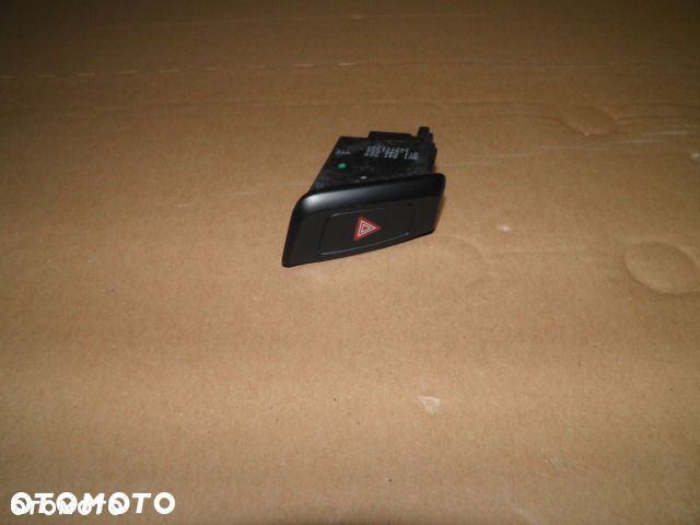 WŁĄCZNIK ŚWIATEŁ AWARYJNYCH AUDI A4 A5 8K1941509 - 2