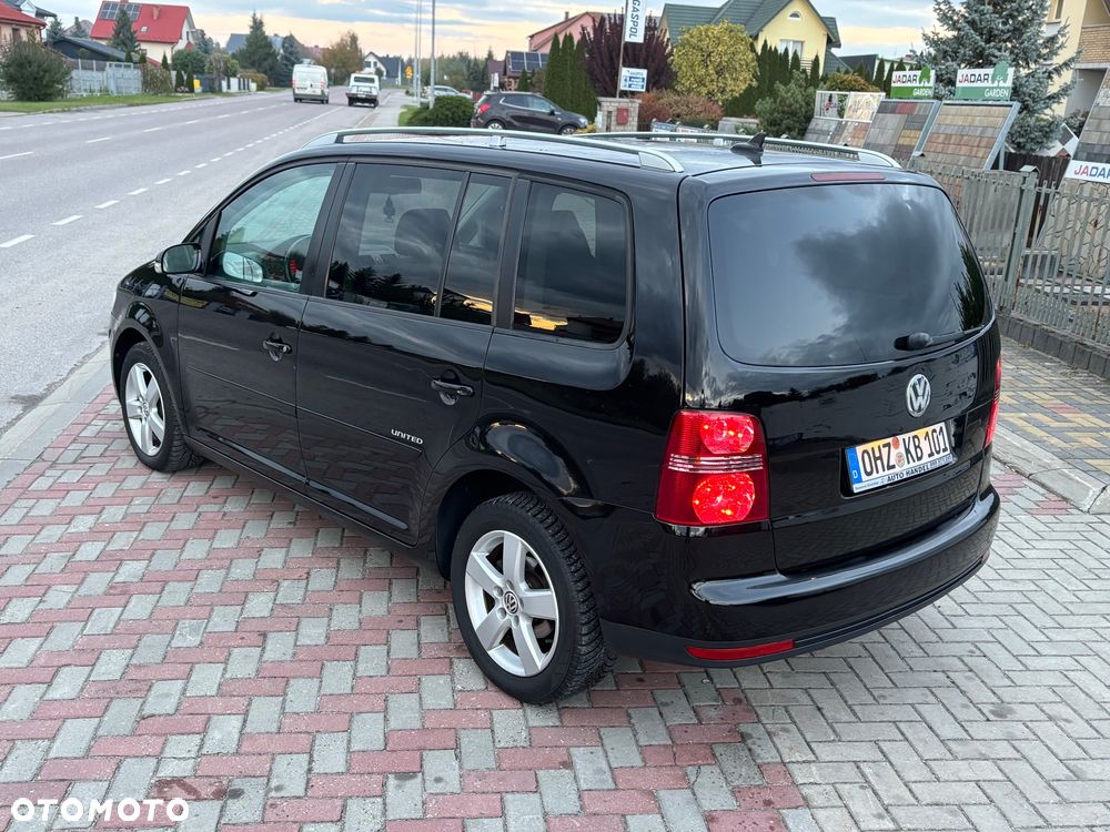 Volkswagen Touran - 18