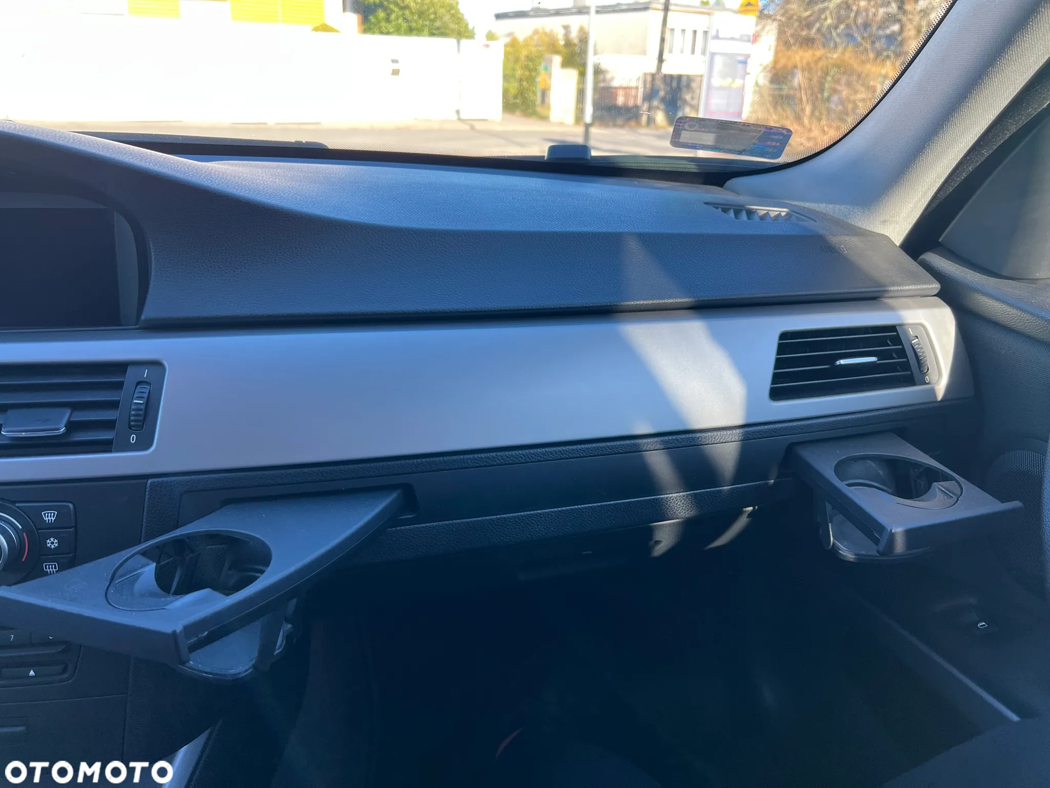 BMW Seria 3 318i - 22