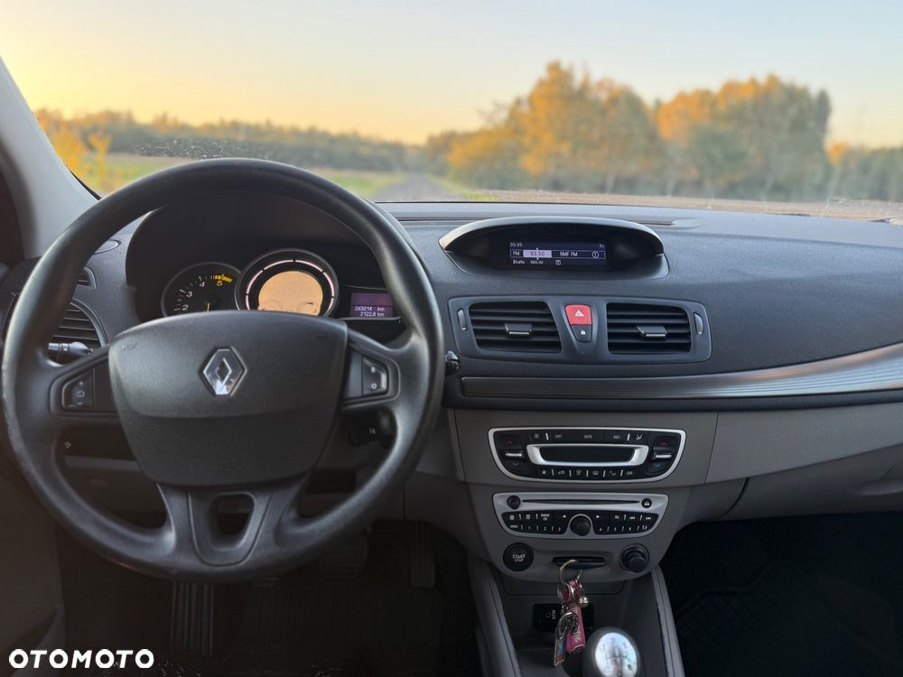 Renault Megane 1.5 dCi Authentique - 5