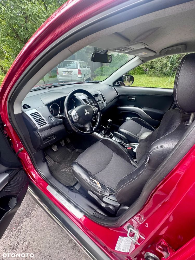 Mitsubishi Outlander 2.0 DID Intense + - 13