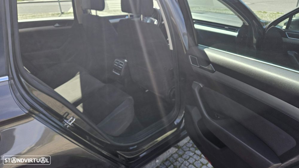 VW Passat Variant 1.6 TDI BlueMotion - 14
