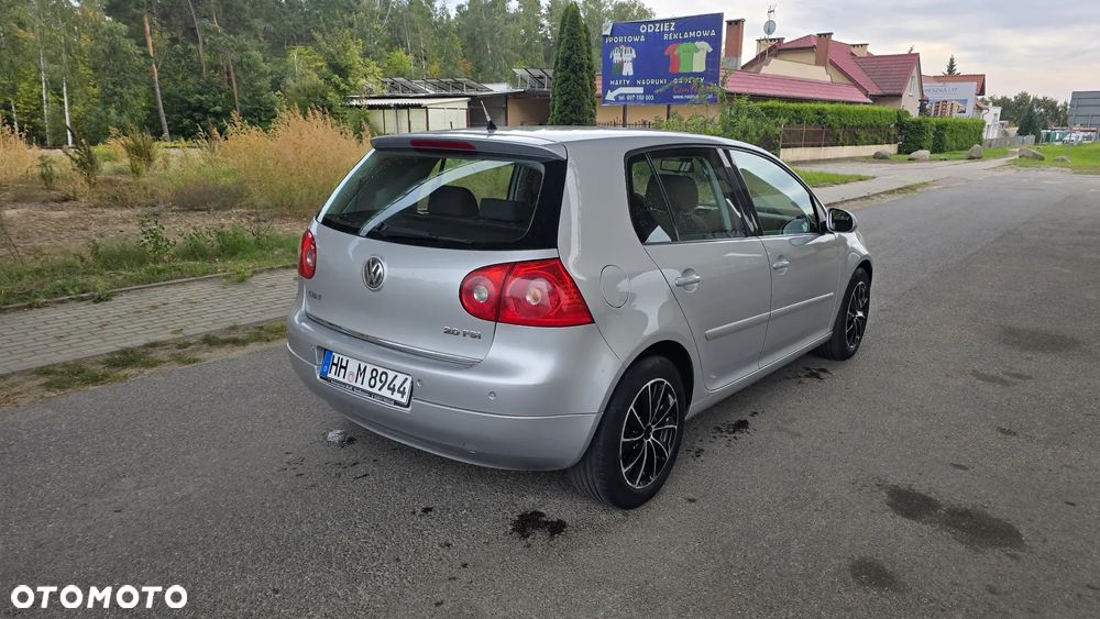 Volkswagen Golf V 2.0 FSI Comfortline DSG - 4
