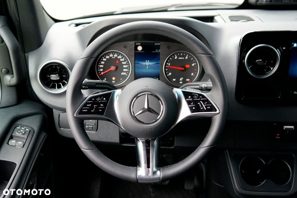Mercedes-Benz Sprinter - 10