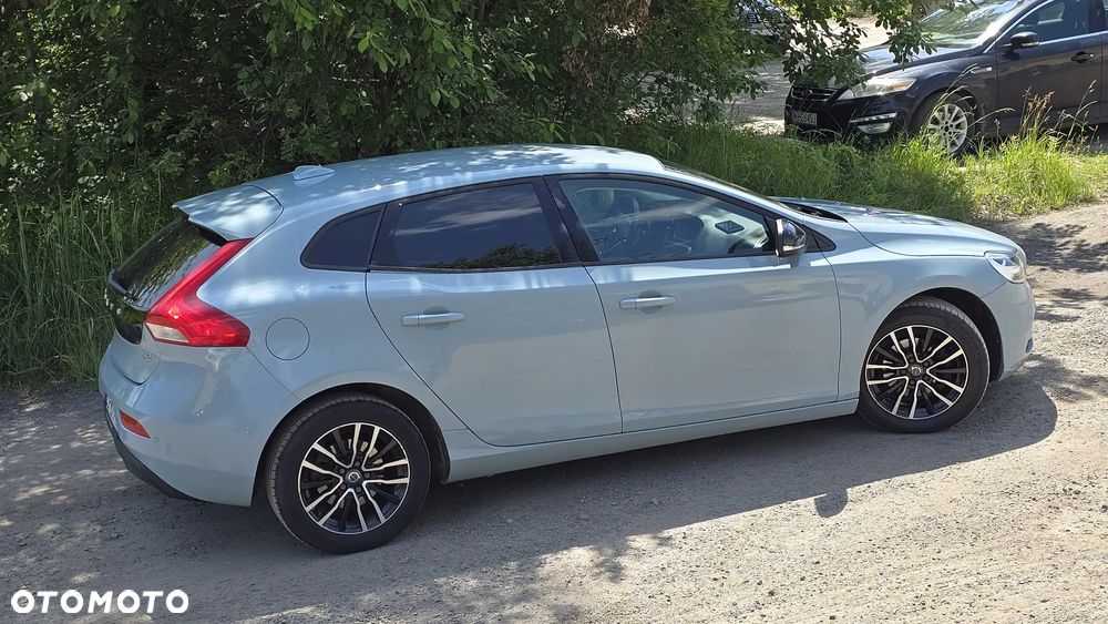 Volvo V40 D2 Drive-E Momentum - 27