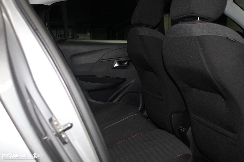 Peugeot e-208 - 13