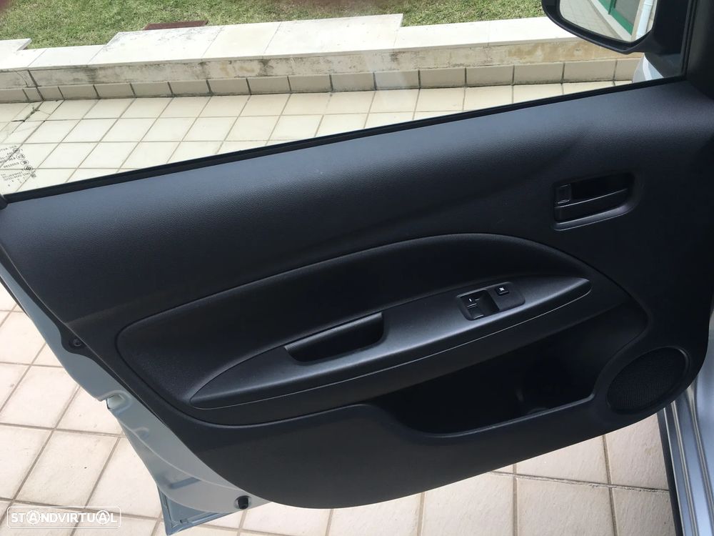 Mitsubishi Space Star - 7