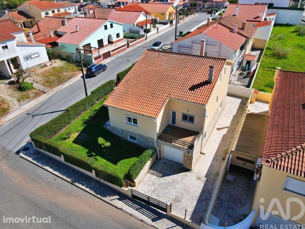 Moradia em gaveto T5 em Cadaval e Pêro Moniz de 663 m2 - Grande imagem: 2/38