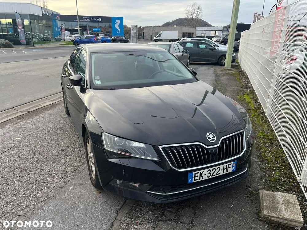 Skoda Superb 2.0 TDI DSG Premium Edition - 1