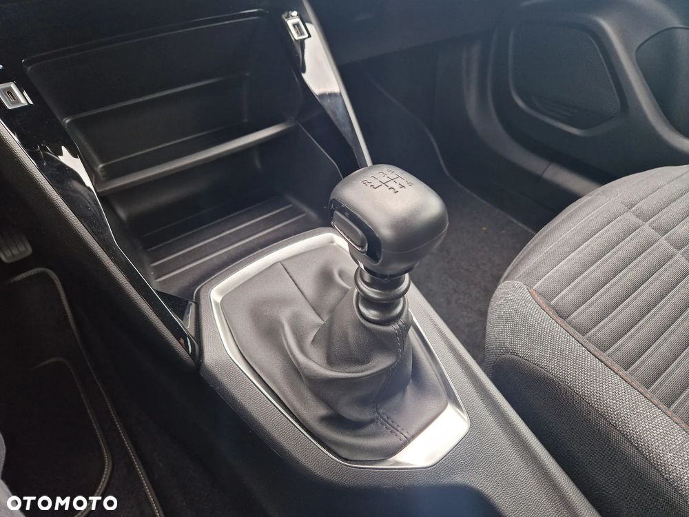 Peugeot 2008 1.2 PureTech Active S&S - 20