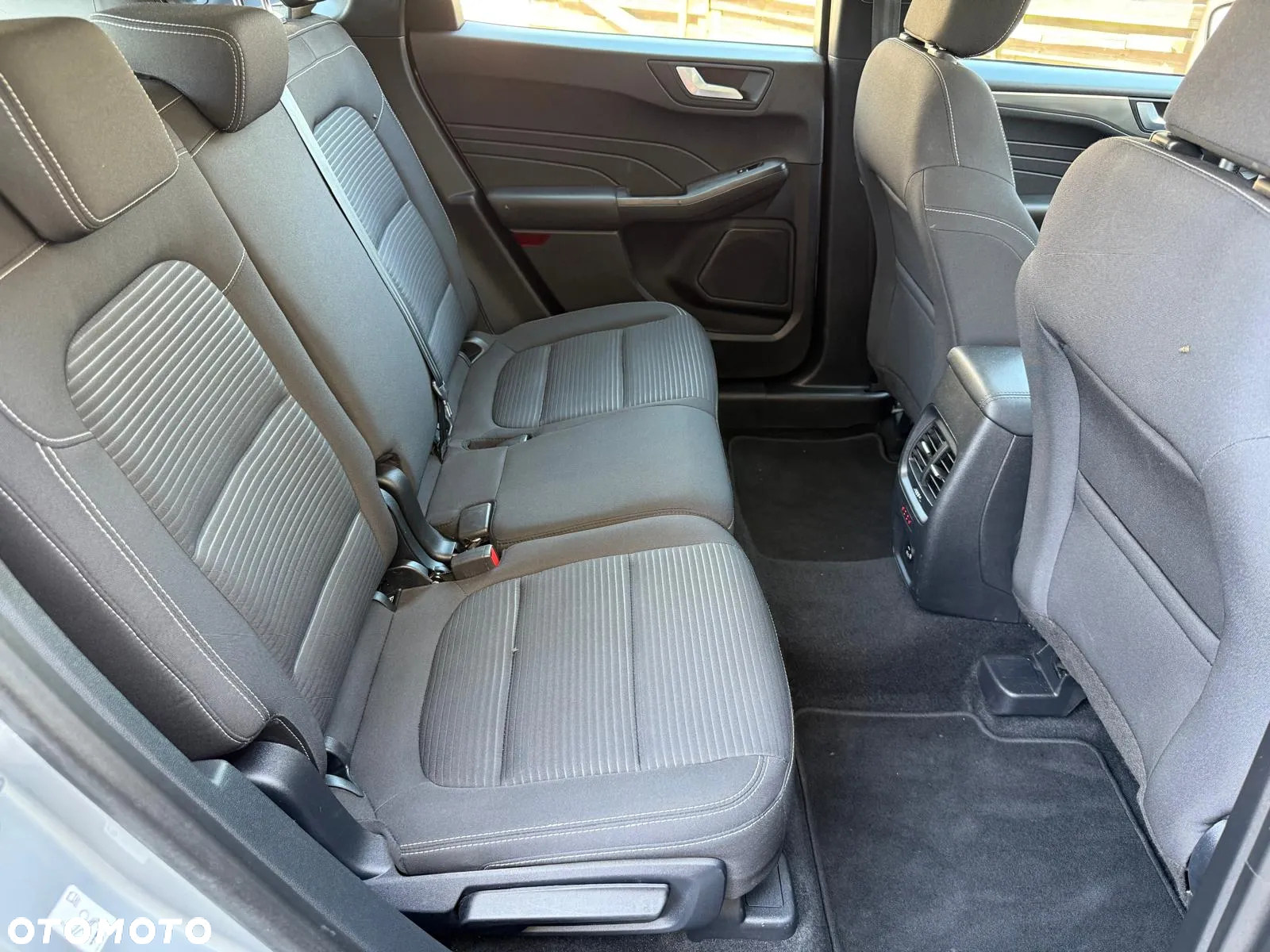Ford Kuga 1.5 EcoBoost FWD Titanium - 37