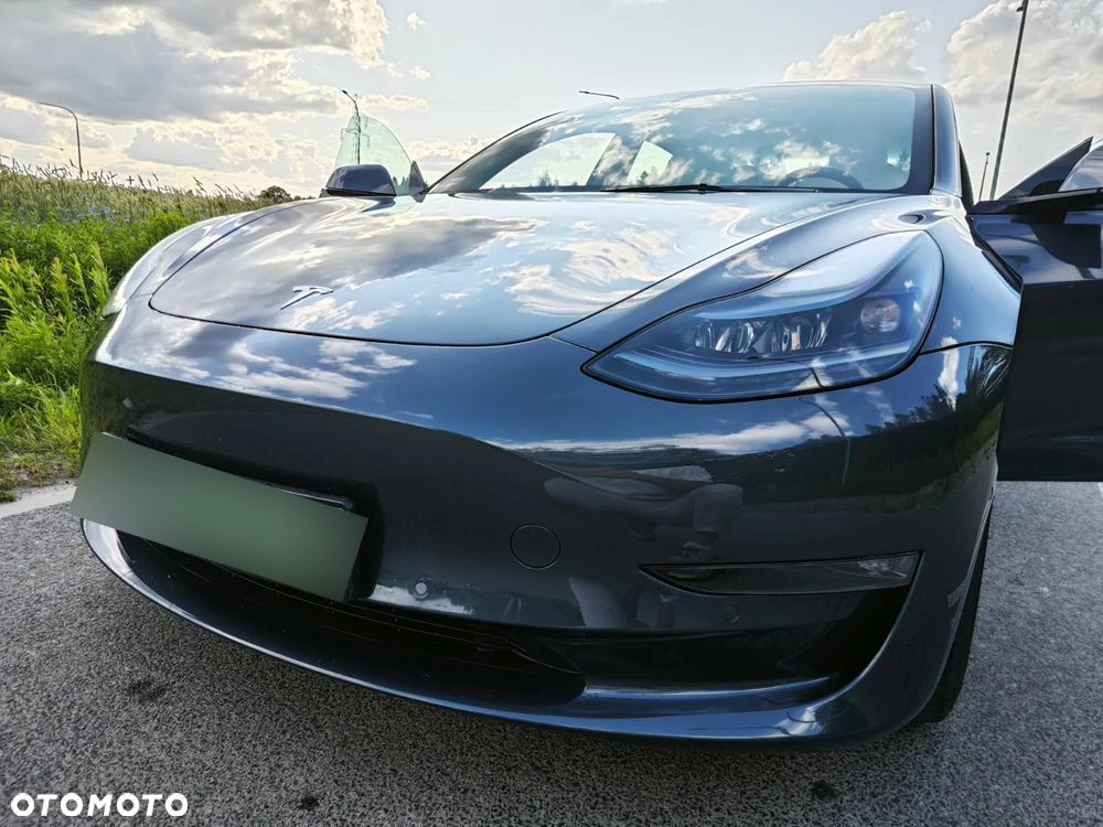 Tesla Model 3 - 11