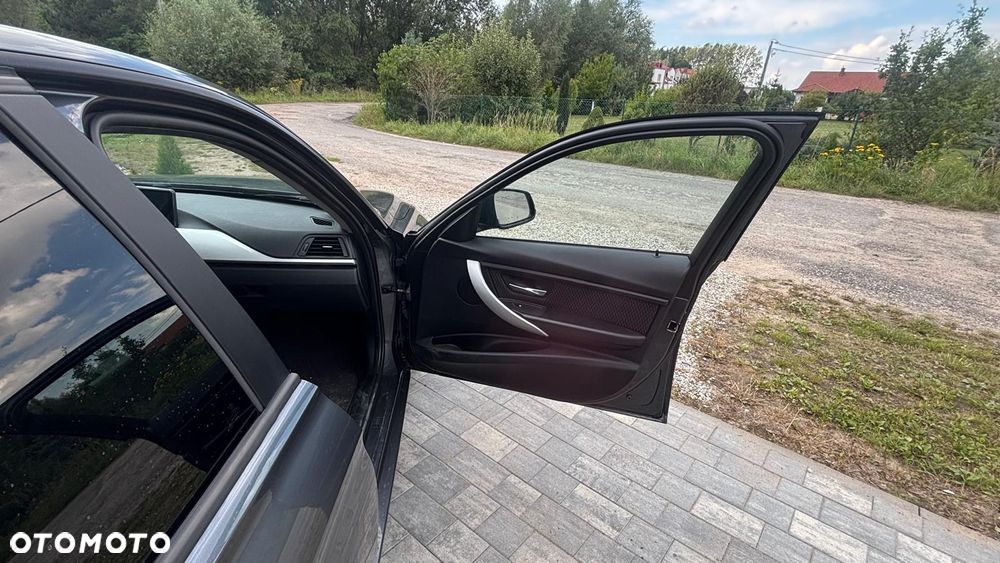 BMW Seria 3 328i - 9
